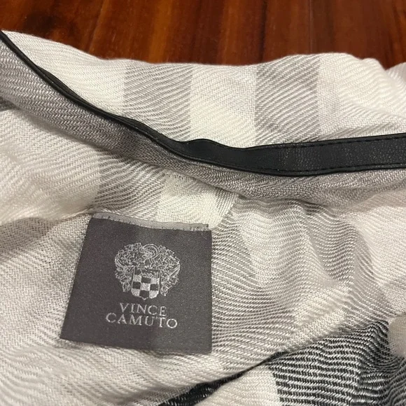 Vince Camuto Plaid Scarf Shawl Infinity Beige Tan White Wrap Accessory Soft 2 Pk - Picture 3 of 8